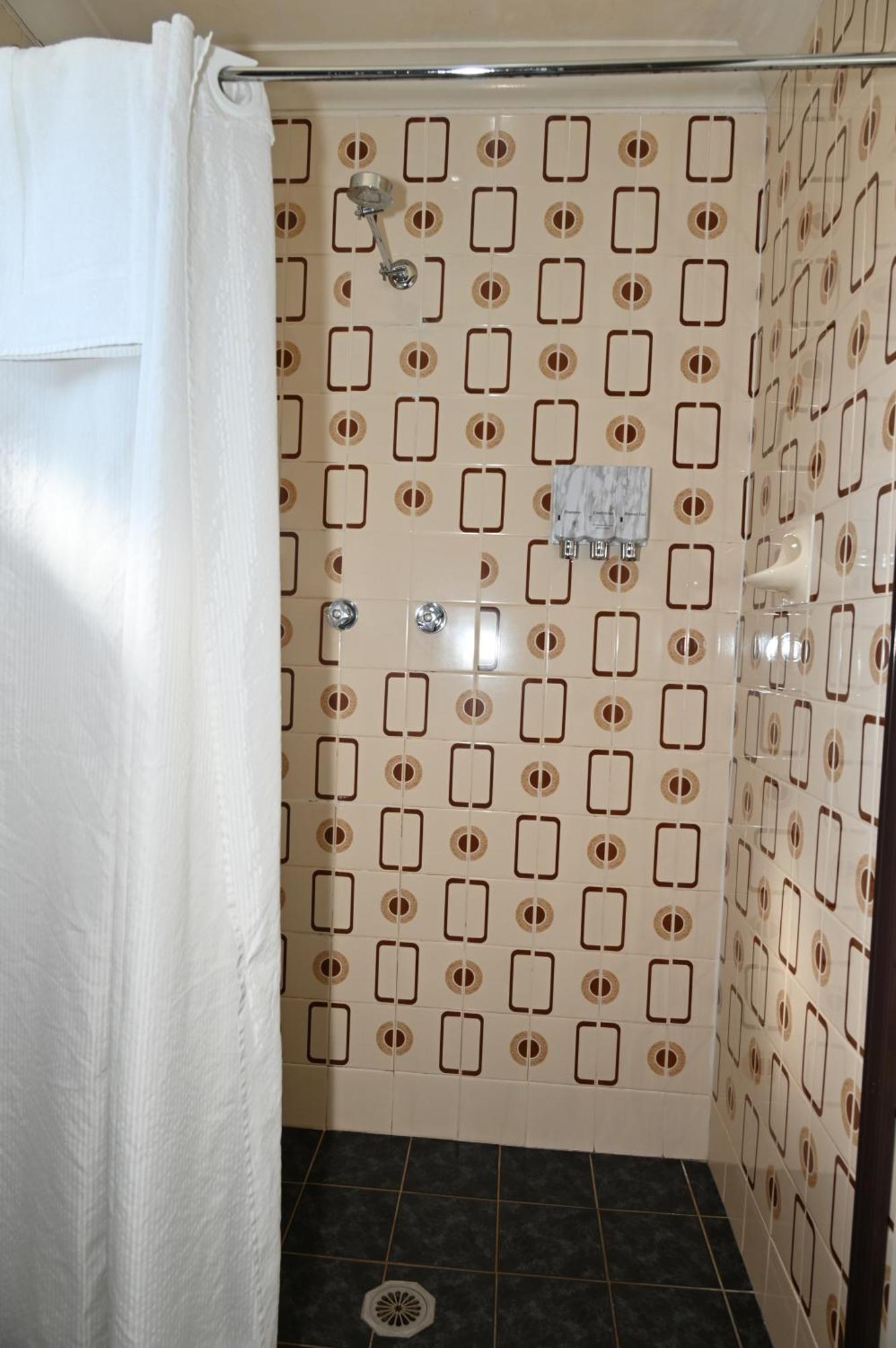 Tumut Valley Motel Pet Friendly Ngoại thất bức ảnh