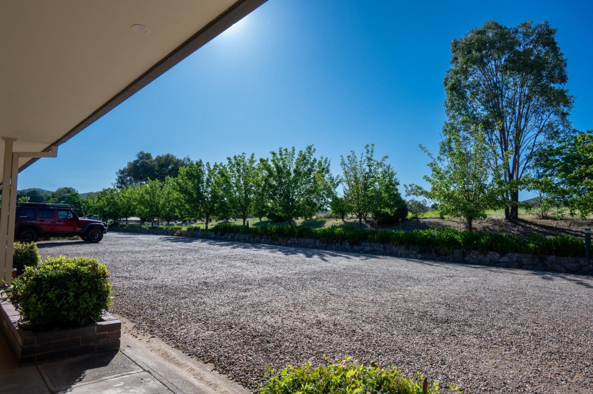 Tumut Valley Motel Pet Friendly Ngoại thất bức ảnh