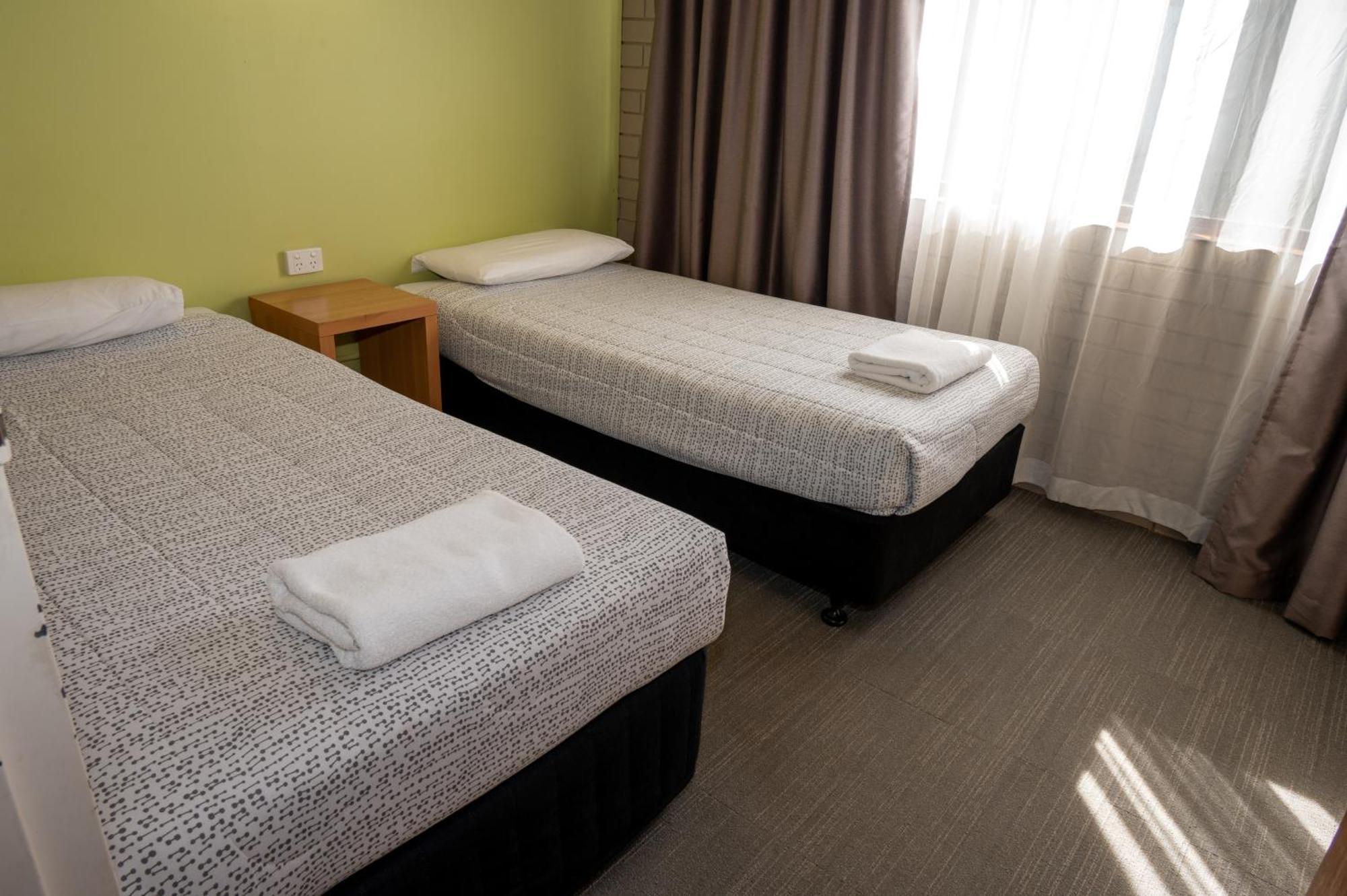 Tumut Valley Motel Pet Friendly Ngoại thất bức ảnh