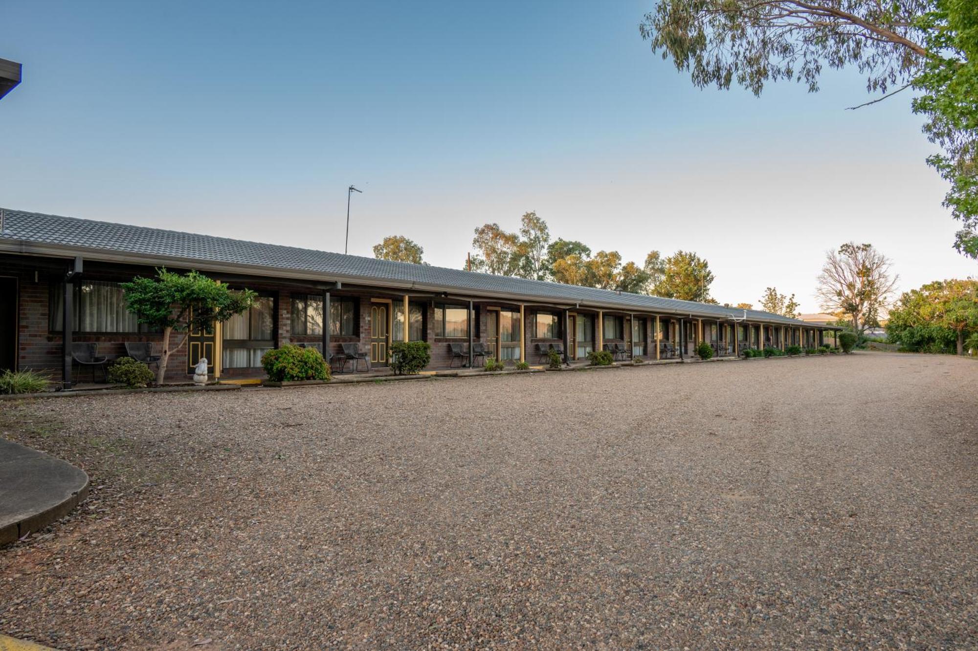 Tumut Valley Motel Pet Friendly Ngoại thất bức ảnh