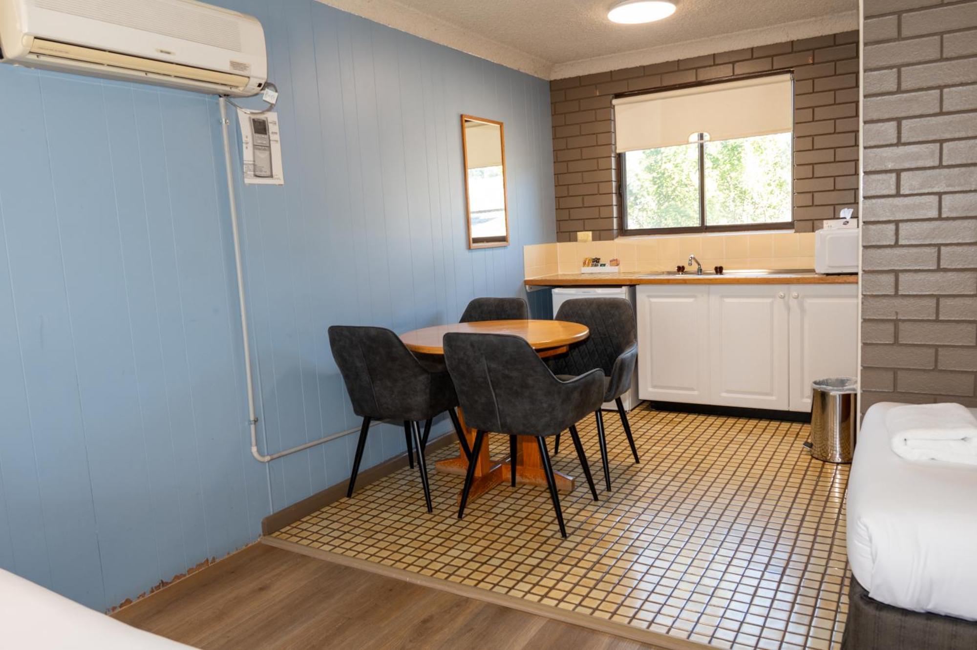 Tumut Valley Motel Pet Friendly Ngoại thất bức ảnh
