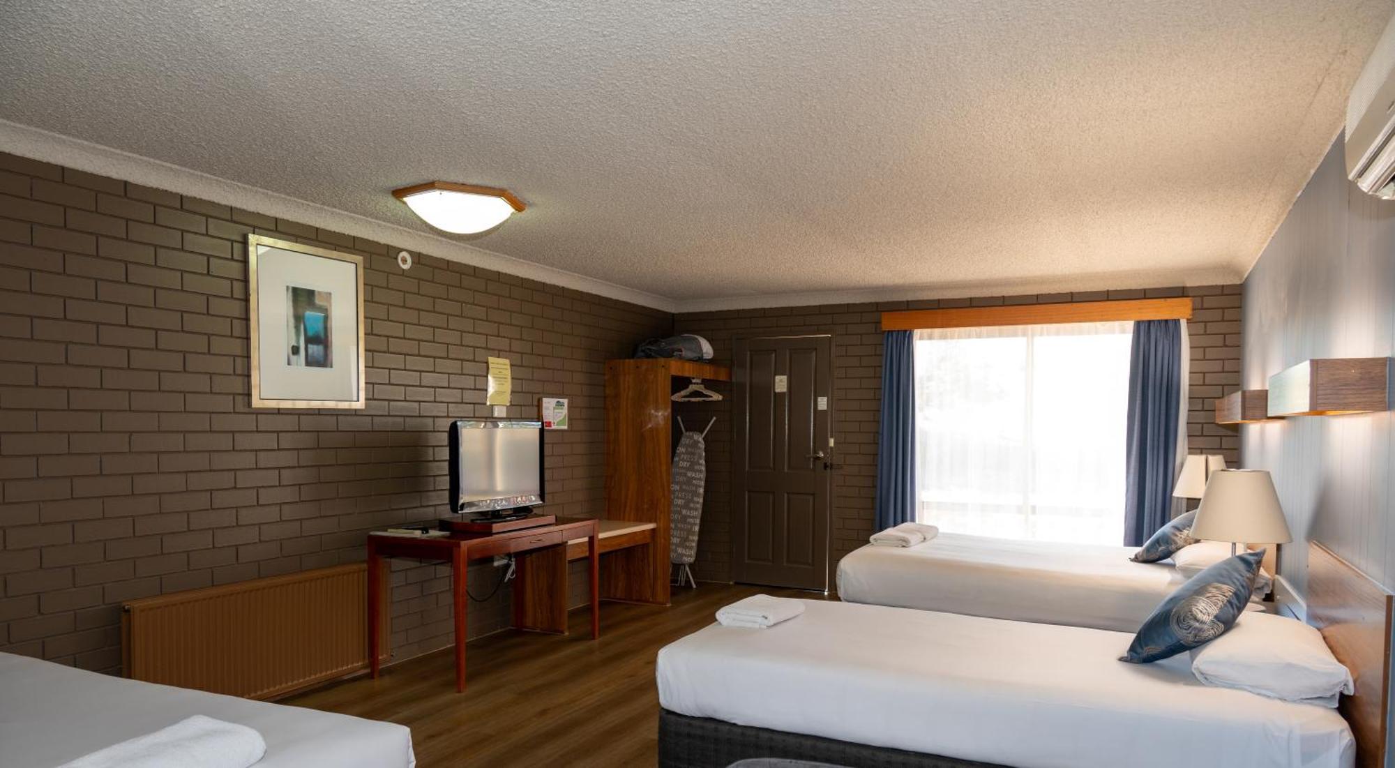 Tumut Valley Motel Pet Friendly Ngoại thất bức ảnh