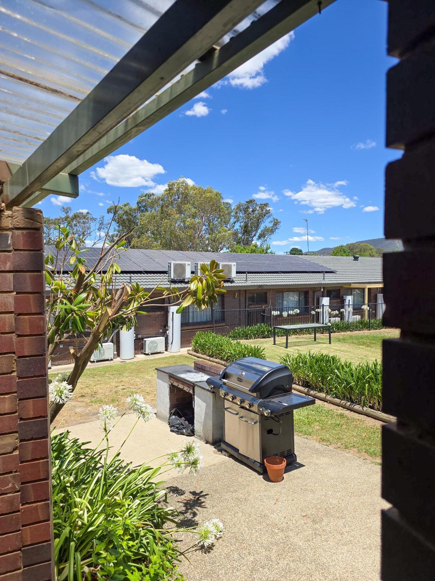 Tumut Valley Motel Pet Friendly Ngoại thất bức ảnh