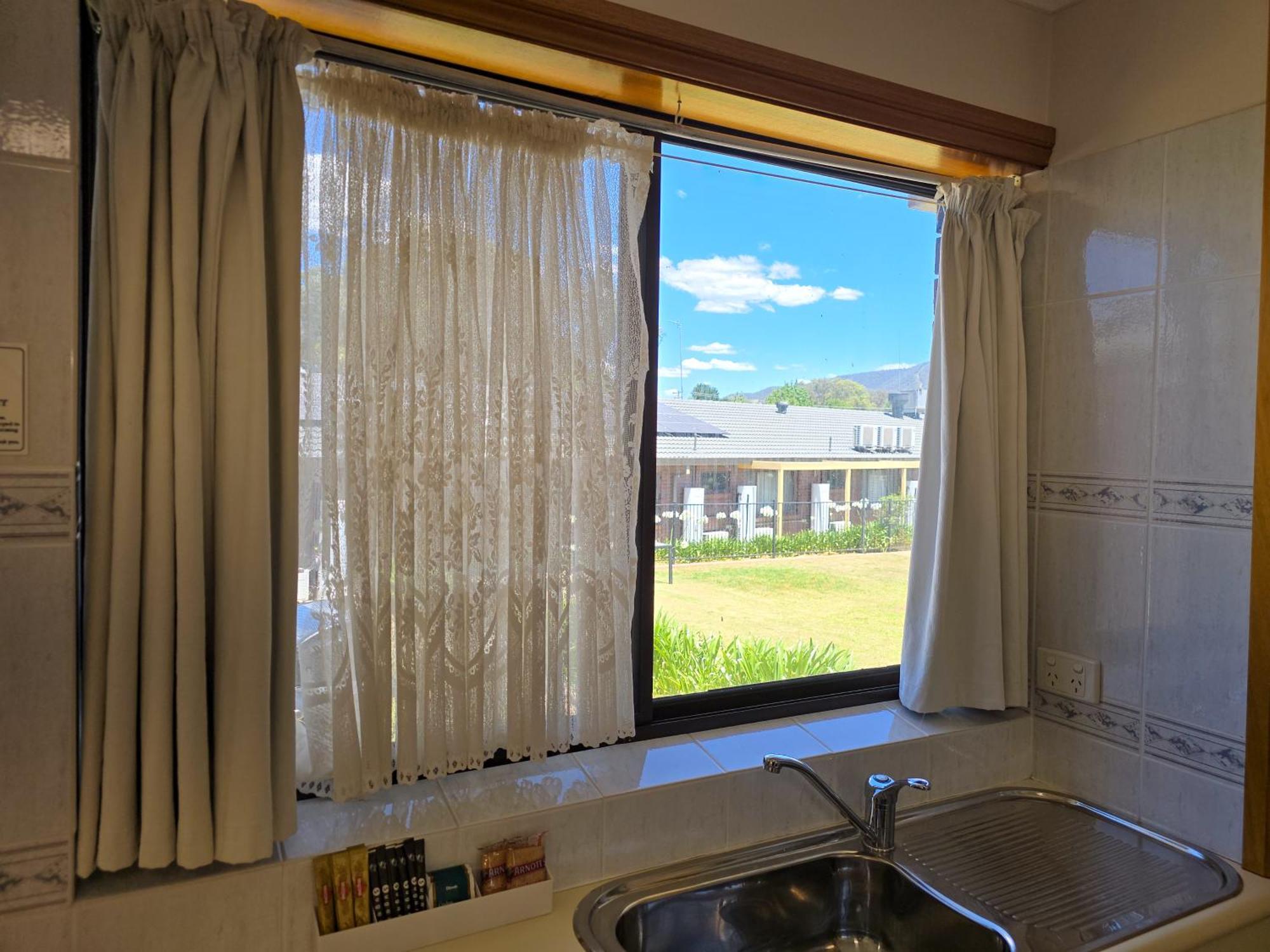 Tumut Valley Motel Pet Friendly Ngoại thất bức ảnh