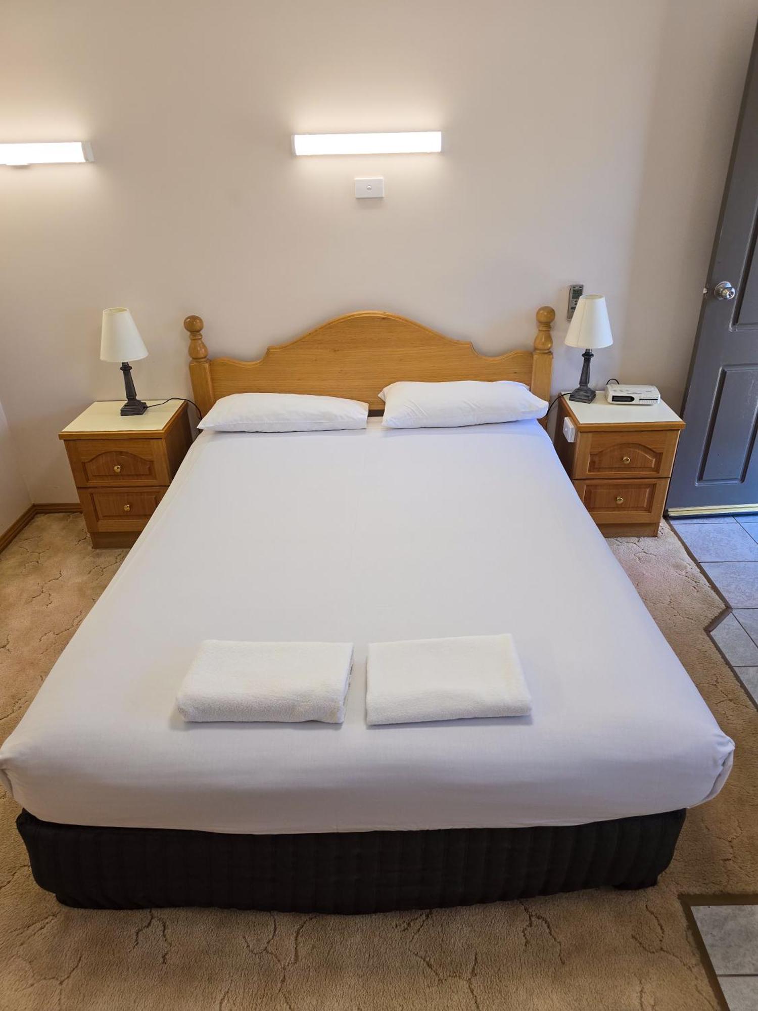 Tumut Valley Motel Pet Friendly Ngoại thất bức ảnh